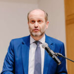 Iran Conflict Nears Decisive Crossroads;  Israel Defers to Trump